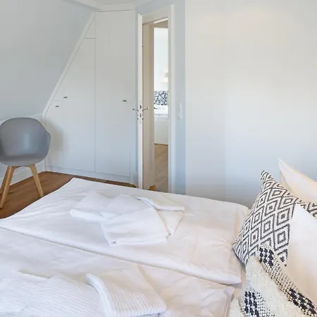 Newport Holiday home List