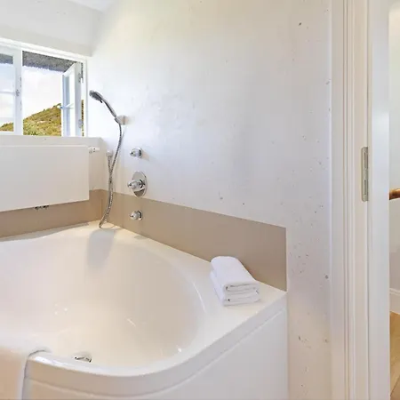 Newport Holiday home List